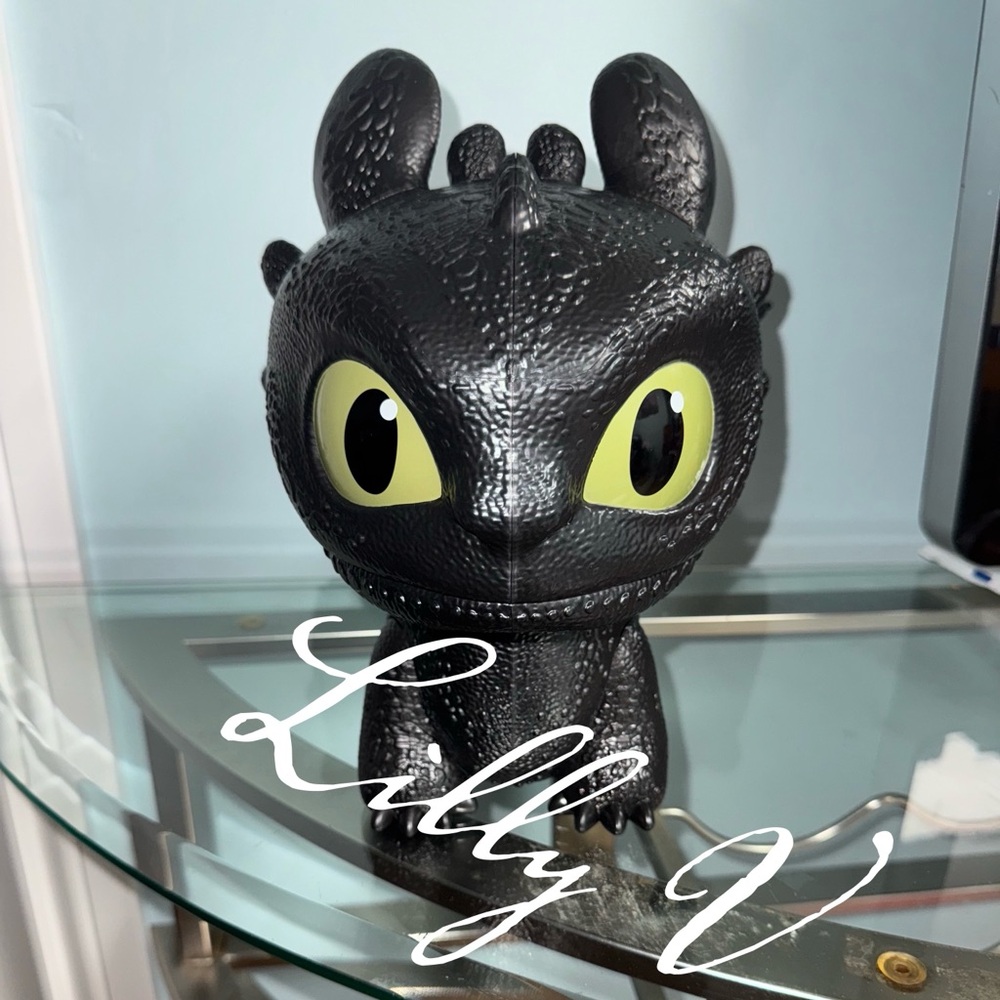 Brand new How to train your dragon popcorn bucket Regal cinema 2025 movie